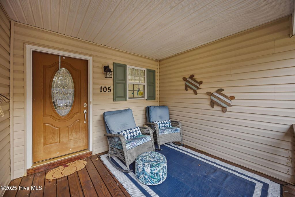 Photo of 105 Seafarers Court, New Bern, NC 28562 (MLS # 100541382)