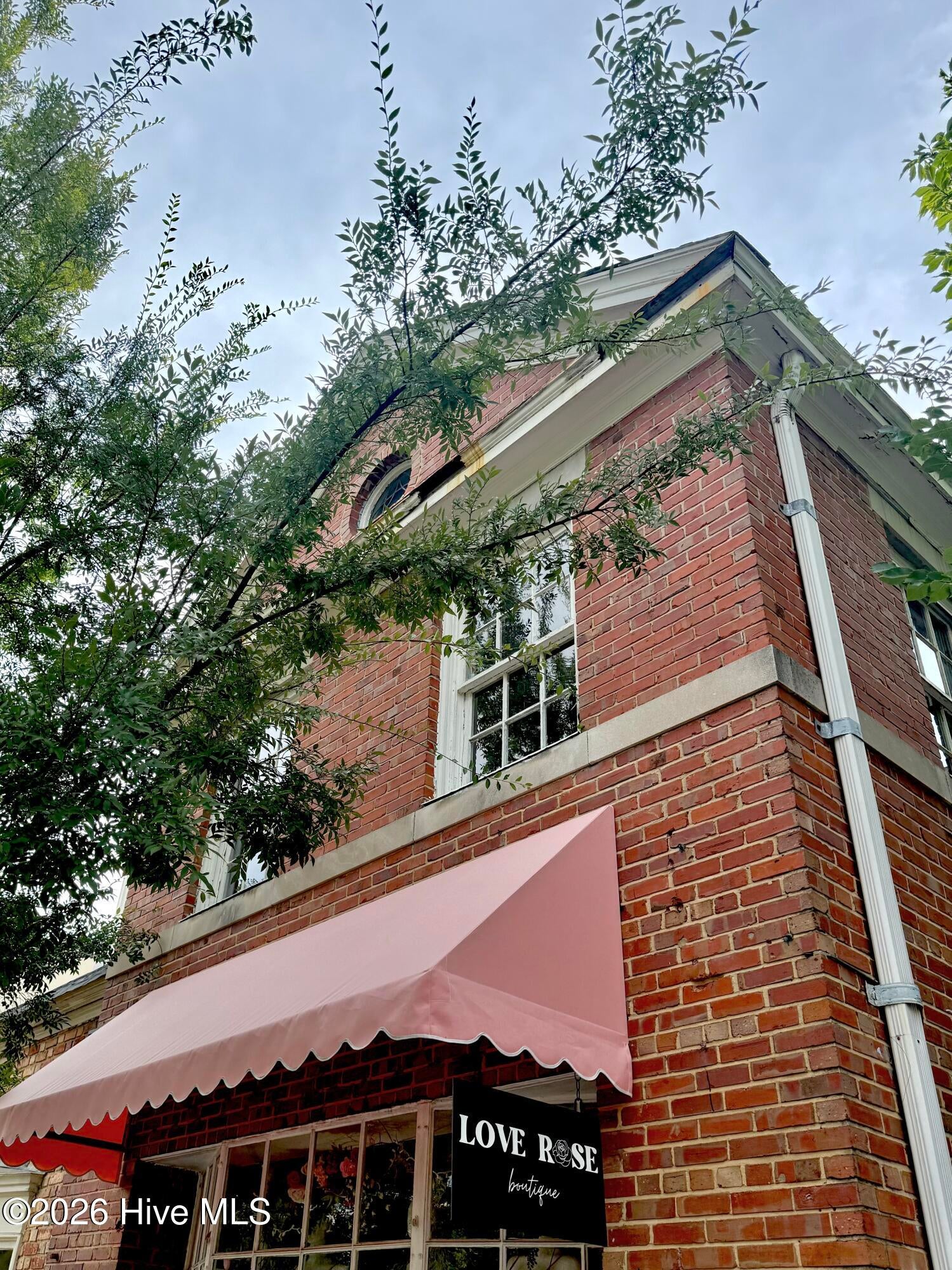 124 NW Broad Street Apt 1