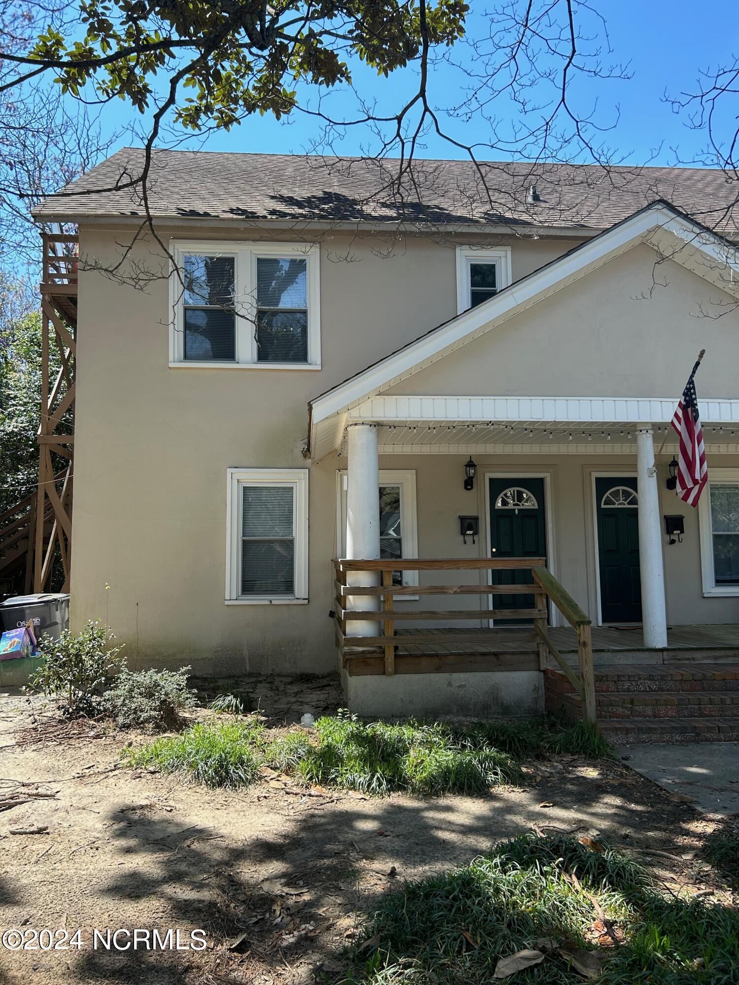 240 E New Hampshire Avenue