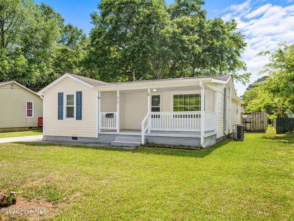 Photo of 215 Richlands Avenue, Jacksonville, NC 28540 (MLS # 100569612)