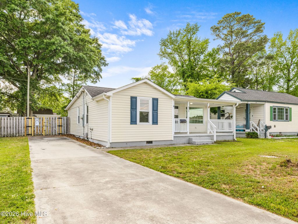 Photo of 215 Richlands Avenue, Jacksonville, NC 28540 (MLS # 100569612)