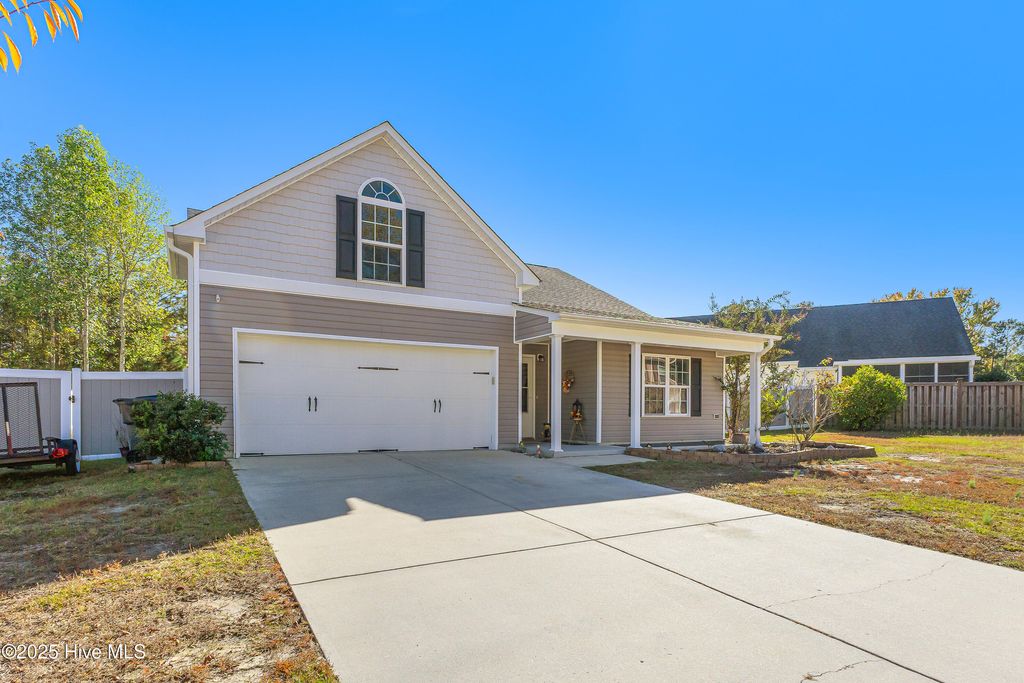 Photo of 534 Sunset Point Drive SE, Bolivia, NC 28422 (MLS # 100539432)