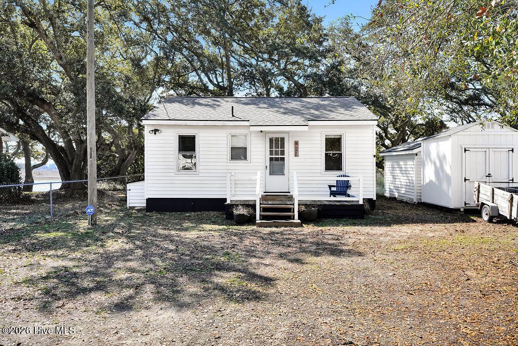 Photo of 421 Lockwood Folly Road SE, Bolivia, NC 28422 (MLS # 100559547)