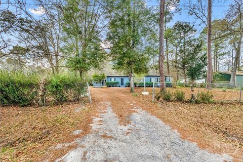 Mobile Home For Sale - 222 Wallace Circle<br/> Bloomingdale, GA 31302