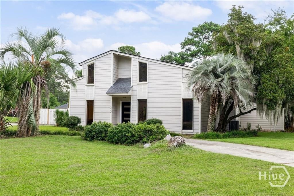Photo of 232 Groveland Circle, Savannah, GA 31405 (MLS # SA345809)