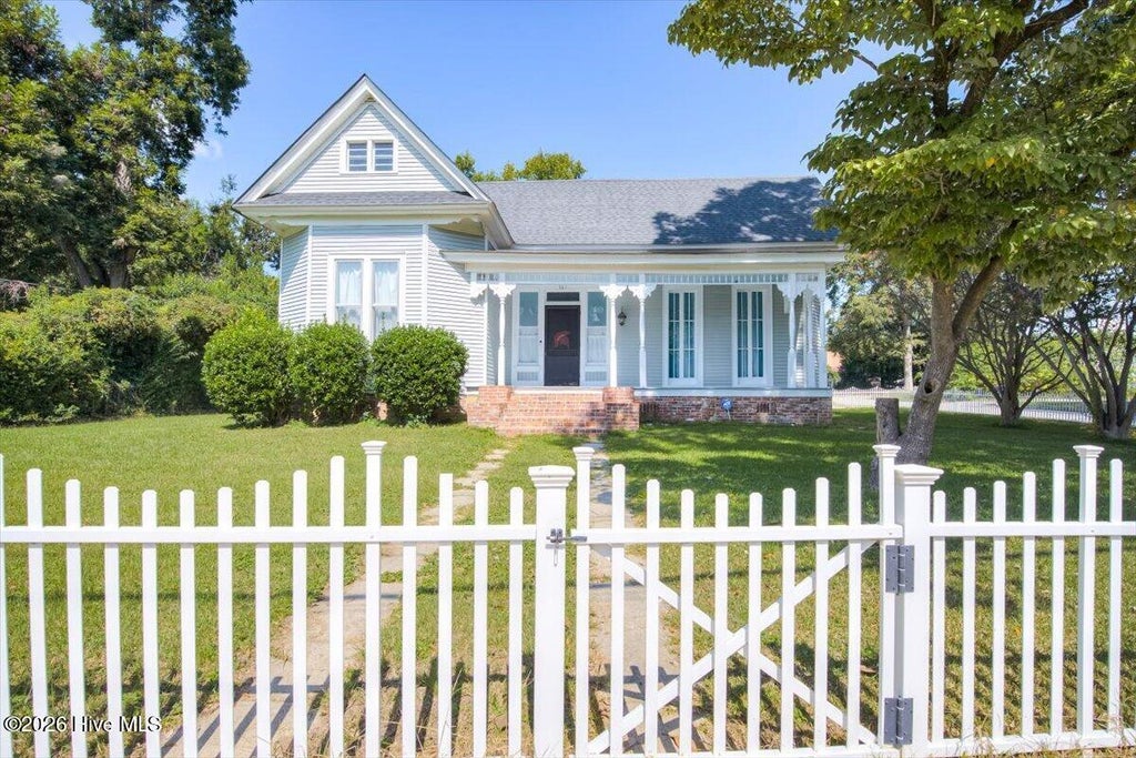 Photo of 301 W 5th Street, Waynesboro, GA 30830 (MLS # 100605773)