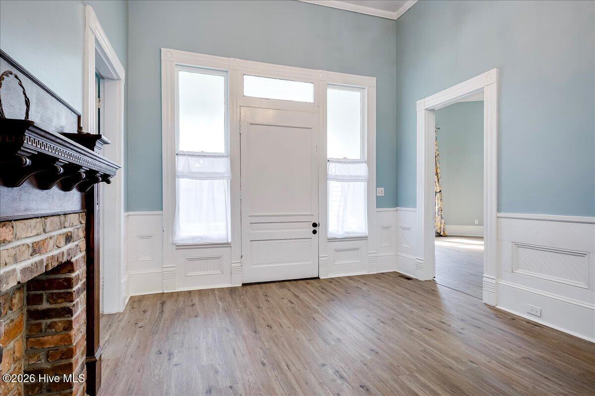301 W 5th Street