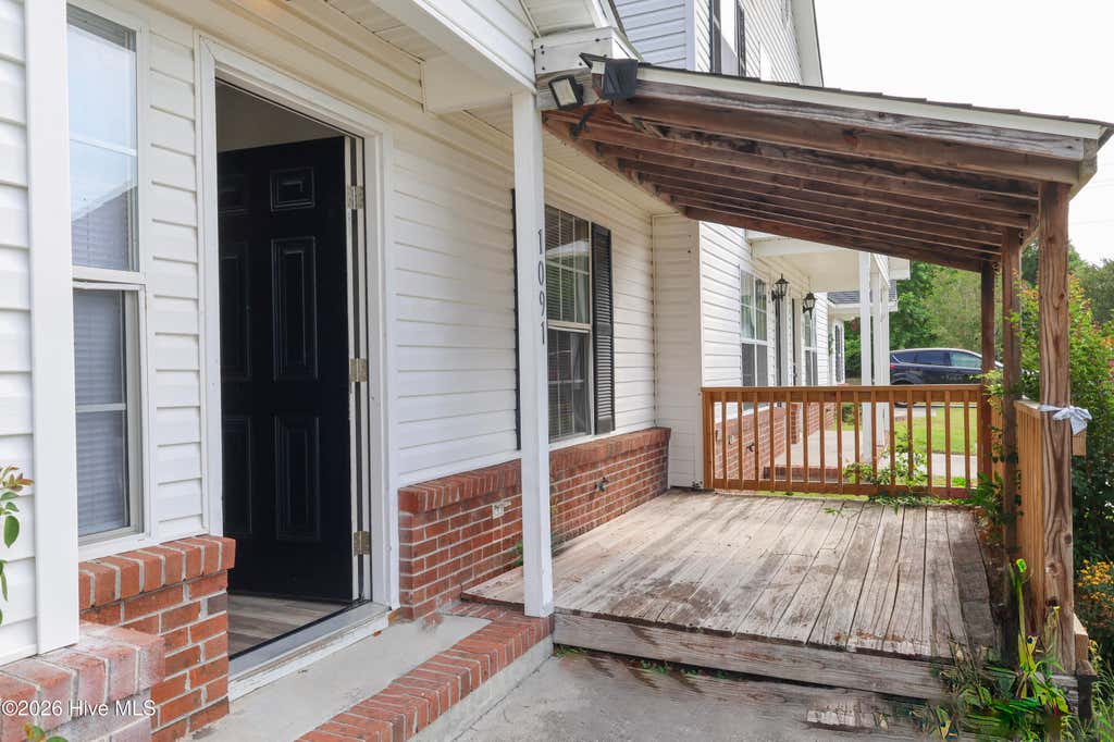 Photo of 1091 W Pueblo Drive, Jacksonville, NC 28546 (MLS # 100586765)