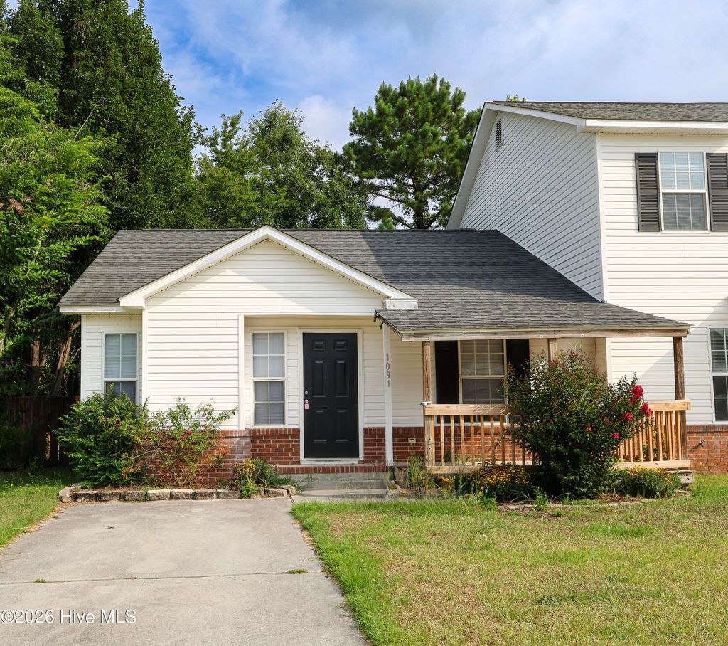 Photo of 1091 W Pueblo Drive, Jacksonville, NC 28546 (MLS # 100586765)