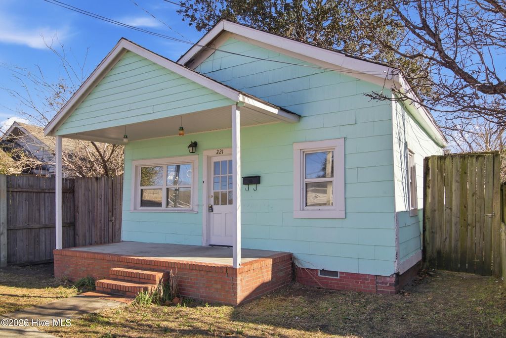 Photo of 221 S 11th Street, Wilmington, NC 28401 (MLS # 100558258)