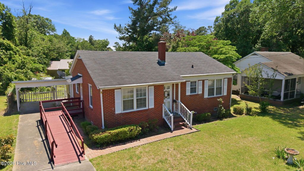 Photo of 714 Jones Avenue, Kinston, NC 28501 (MLS # 100571877)