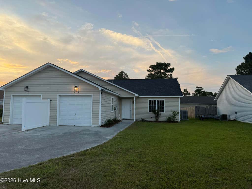 Photo of 115 Charlton Road, Hubert, NC 28539 (MLS # 100581608)