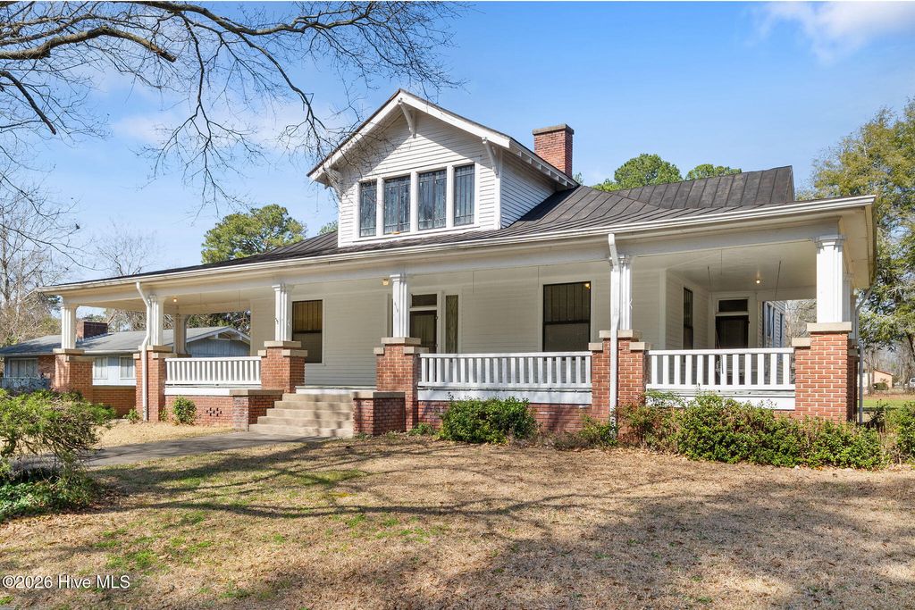 Photo of 419 E Hill Street, Warsaw, NC 28398 (MLS # 100558837)