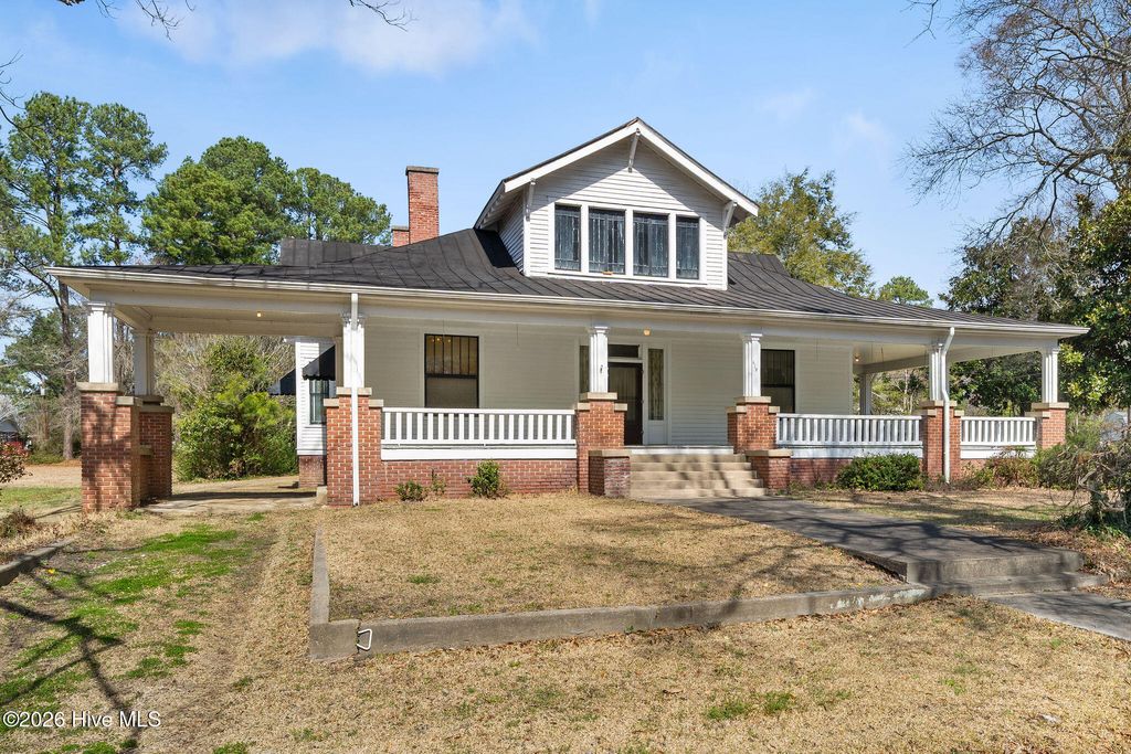 Photo of 419 E Hill Street, Warsaw, NC 28398 (MLS # 100558837)