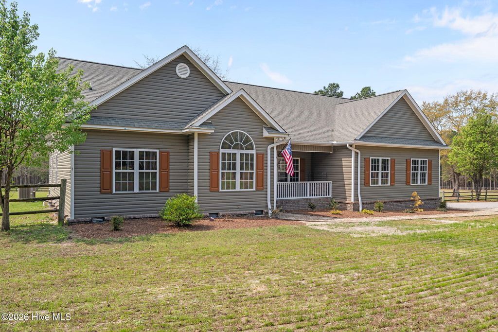 Photo of 930 Pasture Circle, Aberdeen, NC 28315 (MLS # 100562992)