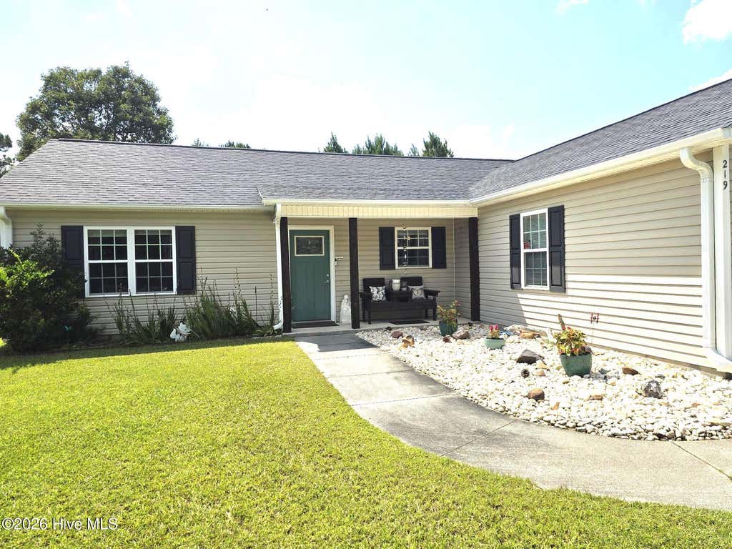 Photo of 219 Loren Road, Hubert, NC 28539 (MLS # 100592773)