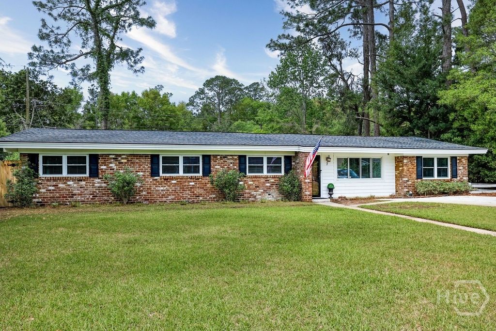 Photo of 7 Broadmoor Circle, Savannah, GA 31406 (MLS # SA351262)