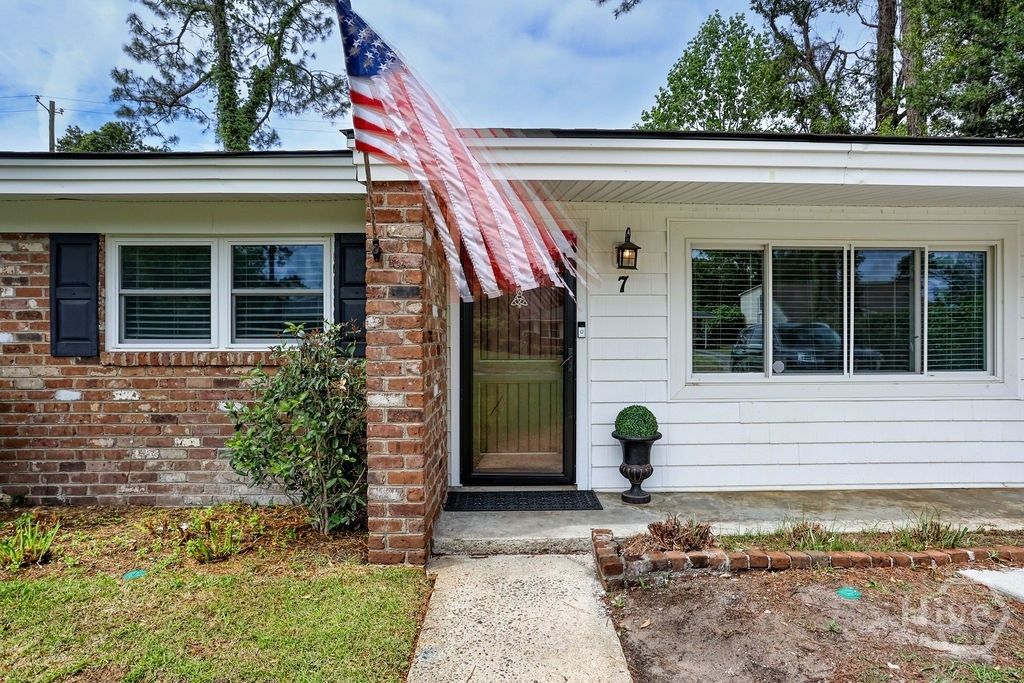 Photo of 7 Broadmoor Circle, Savannah, GA 31406 (MLS # SA351262)