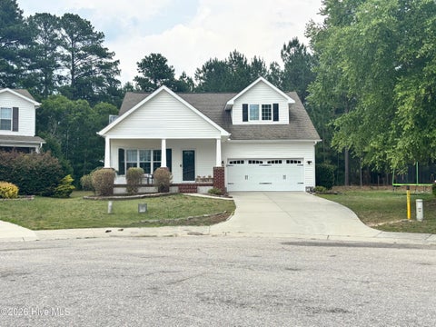 Homes For Sale - 104 Lightwater Court<br/> Aberdeen, NC 28315