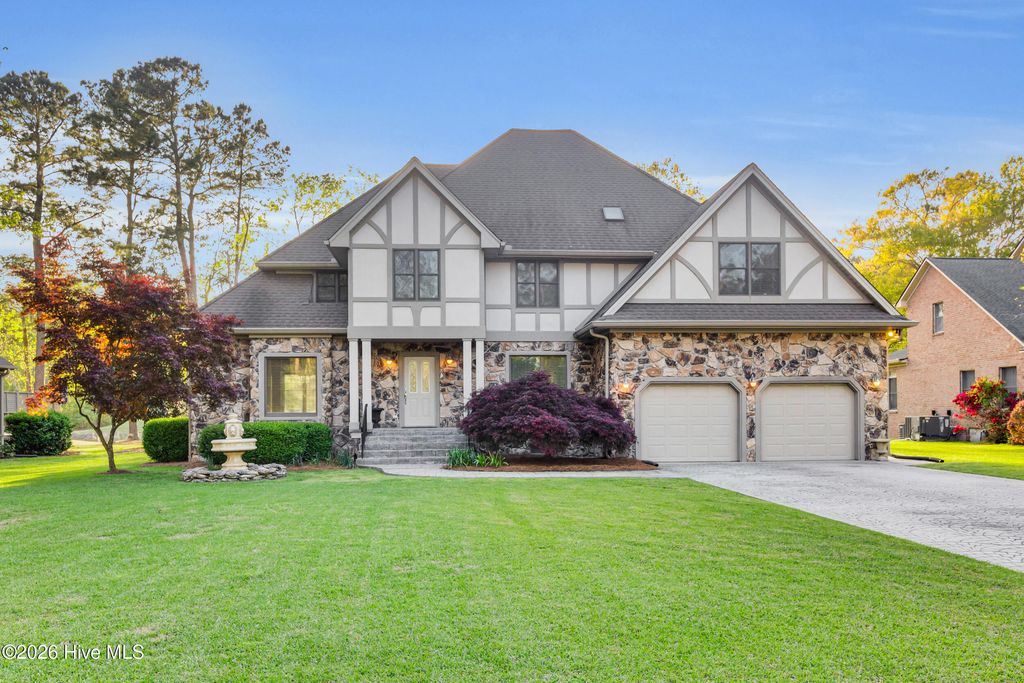 Photo of 7000 Club House Drive, New Bern, NC 28562 (MLS # 100566373)