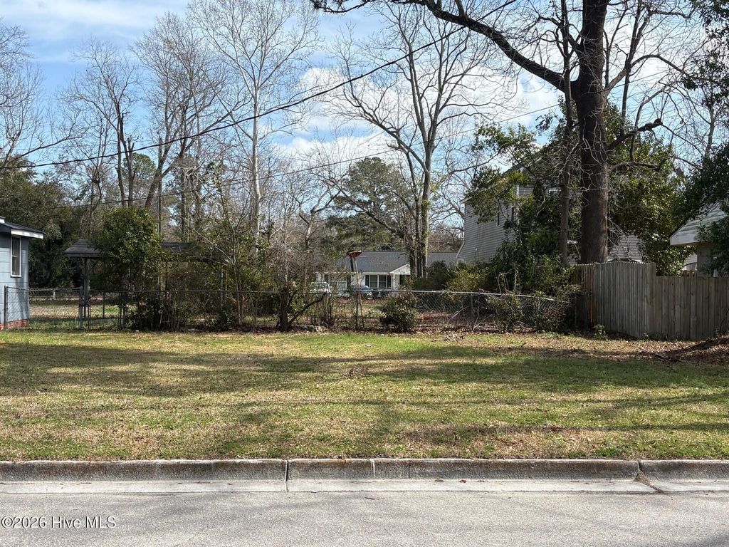 Photo of 27 Evans Street, Wilmington, NC 28405 (MLS # 100558440)