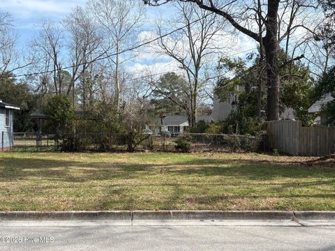 Photo of 27 Evans Street, Wilmington, NC 28405 (MLS # 100558440)