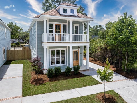 Homes For Sale - 807 E 36th Street<br/> Savannah, GA 31401