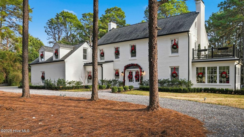 Photo of 225 Hill Road, Southern Pines, NC 28387 (MLS # 100545078)