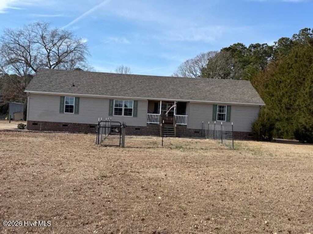 Photo of 176 Old Fountain Road, Richlands, NC 28574 (MLS # 100552157)