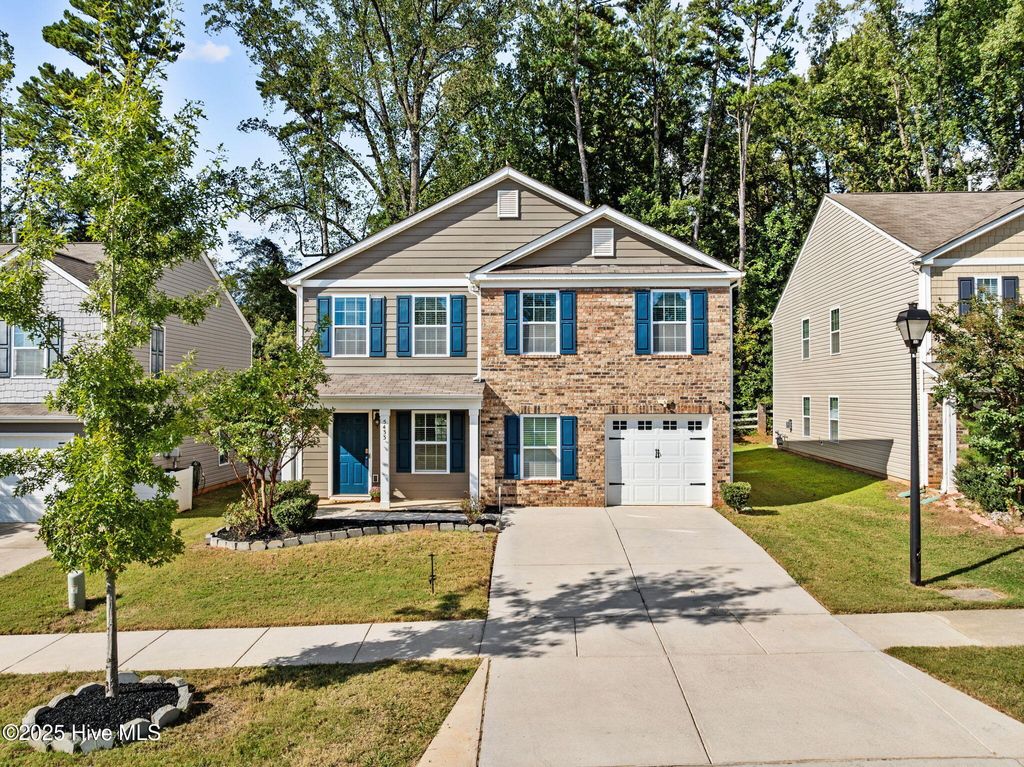 Photo of 5433 Tumbling Brook Lane, Charlotte, NC 28216 (MLS # 100528272)