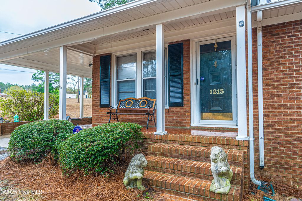 Photo of 1213 Oak Avenue, Hamlet, NC 28345 (MLS # 100546390)