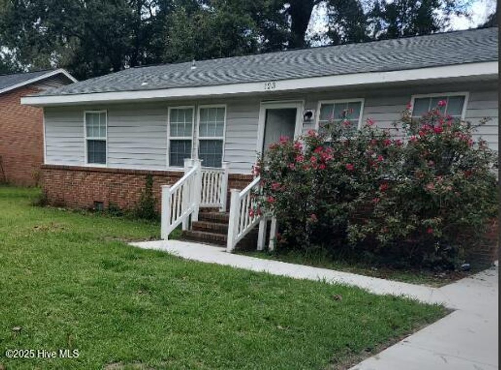 Photo of 123 Arthur Court, Jacksonville, NC 28546 (MLS # 100544195)