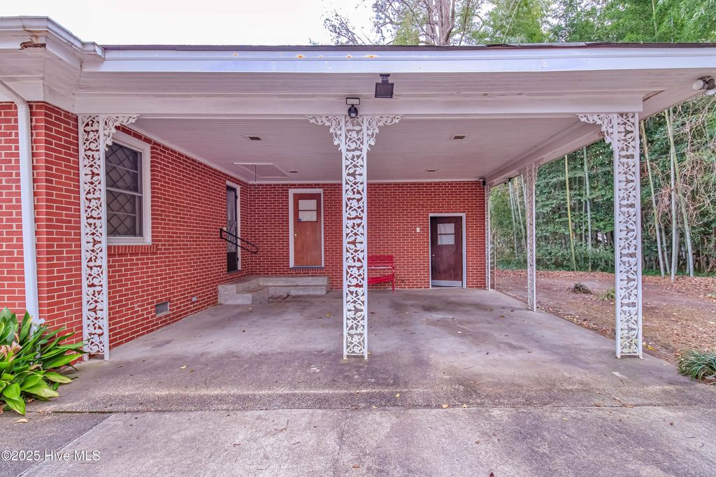 Photo of 100 S Pineview Avenue, Goldsboro, NC 27530 (MLS # 100494680)