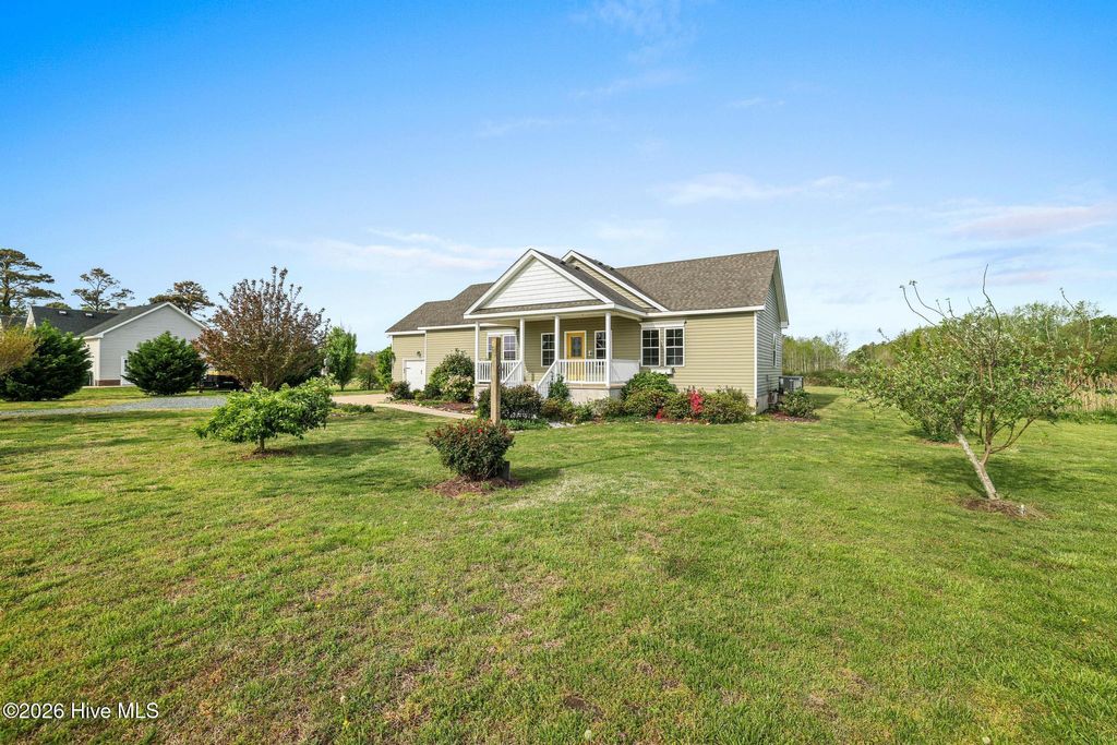 Photo of 973 Waterlily Road, Coinjock, NC 27923 (MLS # 100567419)