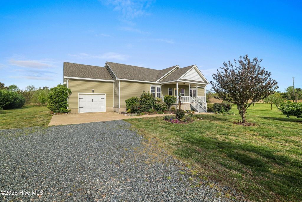 Photo of 973 Waterlily Road, Coinjock, NC 27923 (MLS # 100567419)