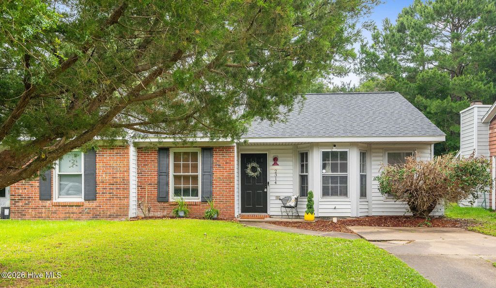 Photo of 2314 Knollwood Lane, Midway Park, NC 28544 (MLS # 100572754)