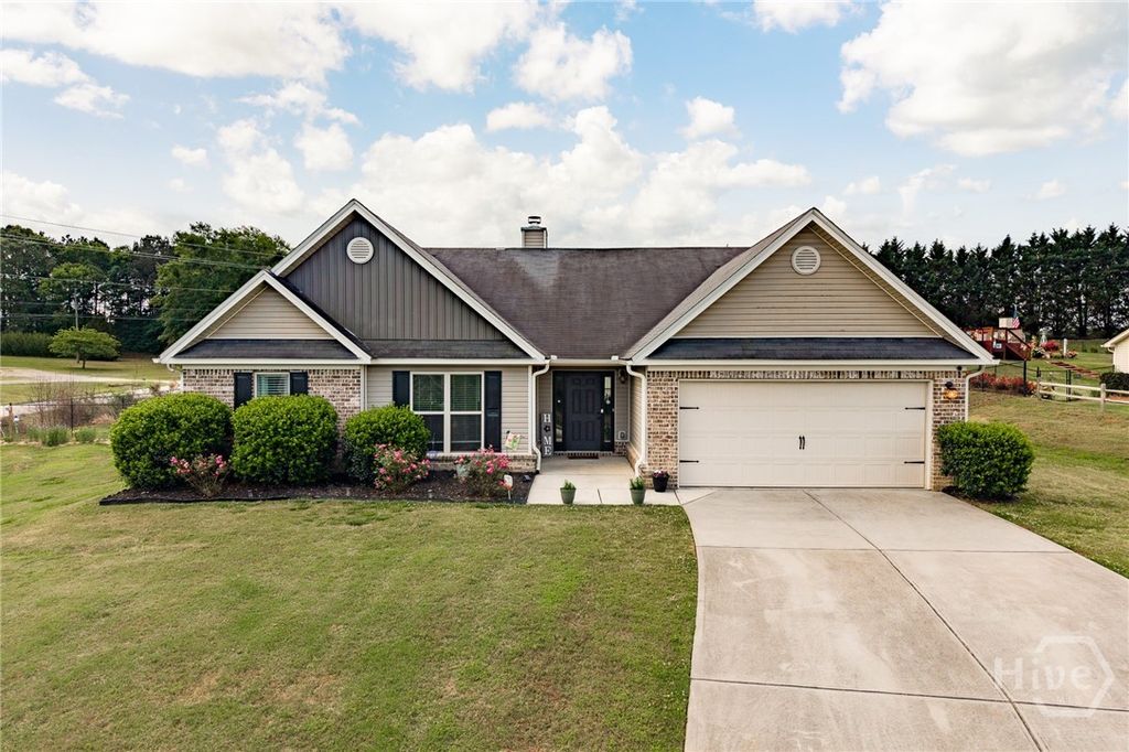 Photo of 802 Brandon Drive, Winder, GA 30680 (MLS # CL355483)