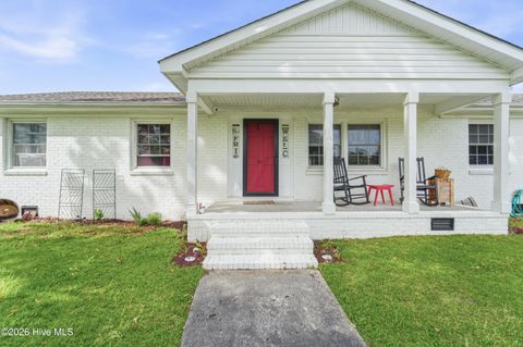 Tiny photo for 301 King Richard Court, Jacksonville, NC 28546 (MLS # 100573655)