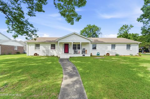 Photo of 301 King Richard Court, Jacksonville, NC 28546 (MLS # 100573655)