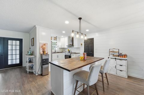 Tiny photo for 301 King Richard Court, Jacksonville, NC 28546 (MLS # 100573655)