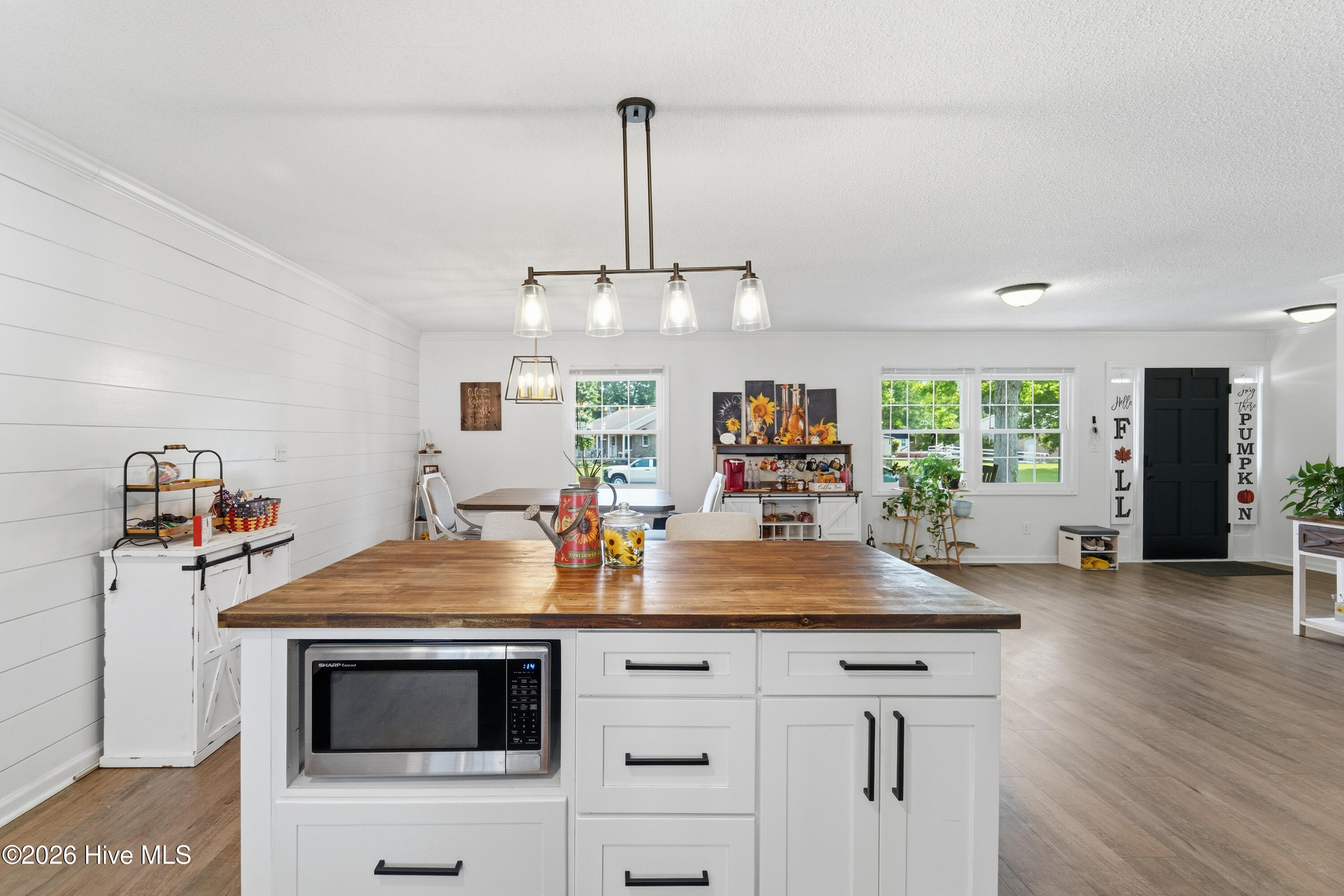 301 King Richard Court