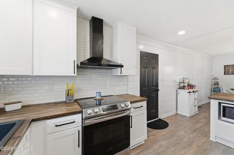 Tiny photo for 301 King Richard Court, Jacksonville, NC 28546 (MLS # 100573655)