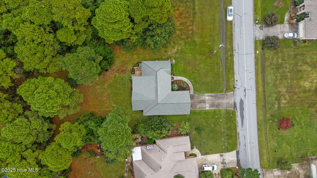 Photo of 815 Pelican Drive, New Bern, NC 28560 (MLS # 100536389)