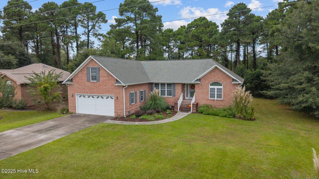 Photo of 815 Pelican Drive, New Bern, NC 28560 (MLS # 100536389)