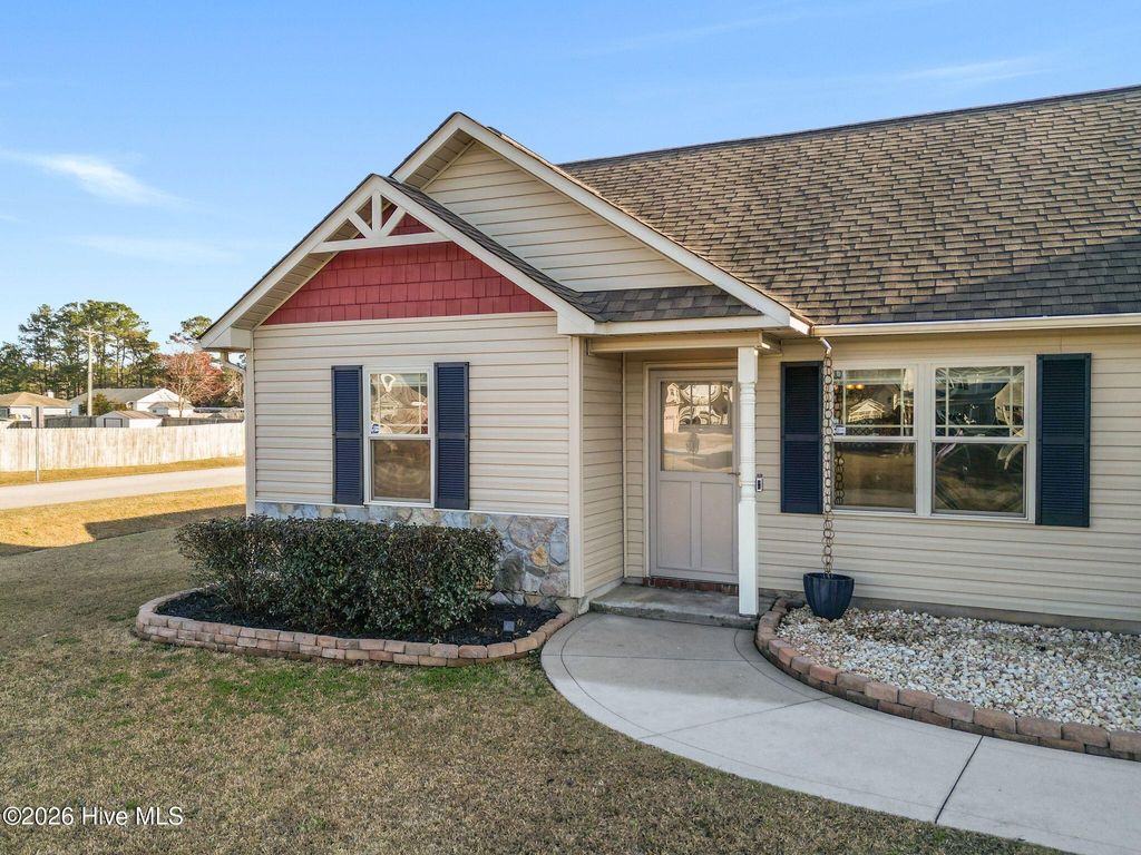 Photo of 224 Breakwater Drive, Sneads Ferry, NC 28460 (MLS # 100559181)