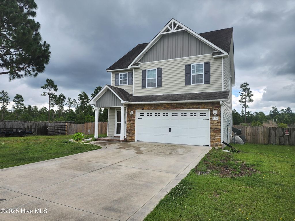 Photo of 208 Lockwood Court, Hubert, NC 28539 (MLS # 100563623)