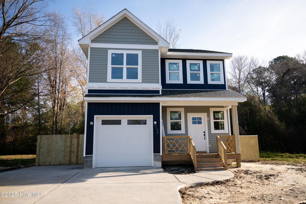 Photo of 404 S Bodenheimer Street, Burgaw, NC 28425 (MLS # 100545151)