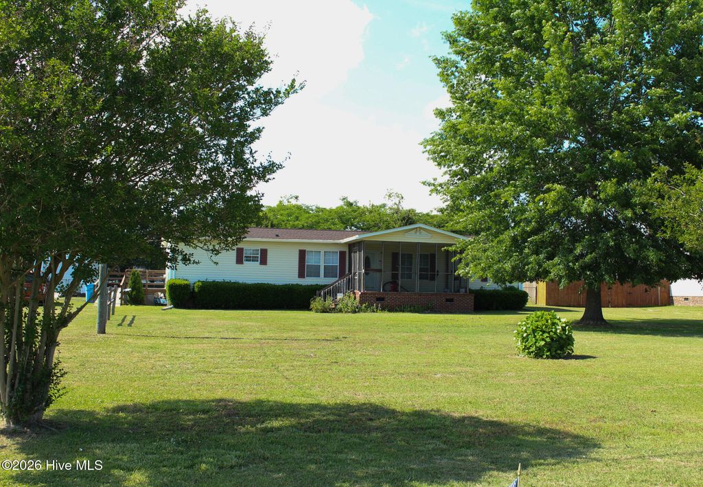 Photo of 217 Francktown Road, Richlands, NC 28574 (MLS # 100576296)
