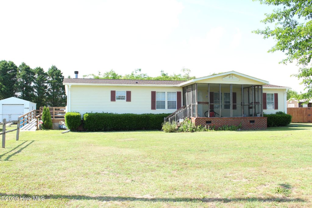 Photo of 217 Francktown Road, Richlands, NC 28574 (MLS # 100576296)