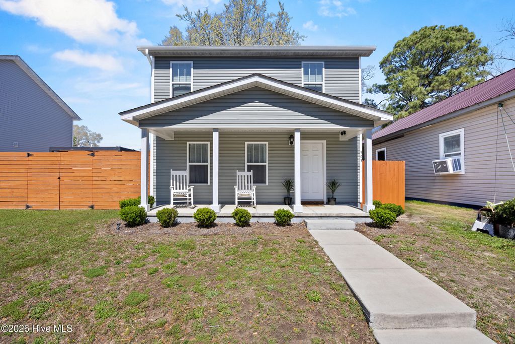 Photo of 905 Walnut Street, Wilmington, NC 28401 (MLS # 100563467)